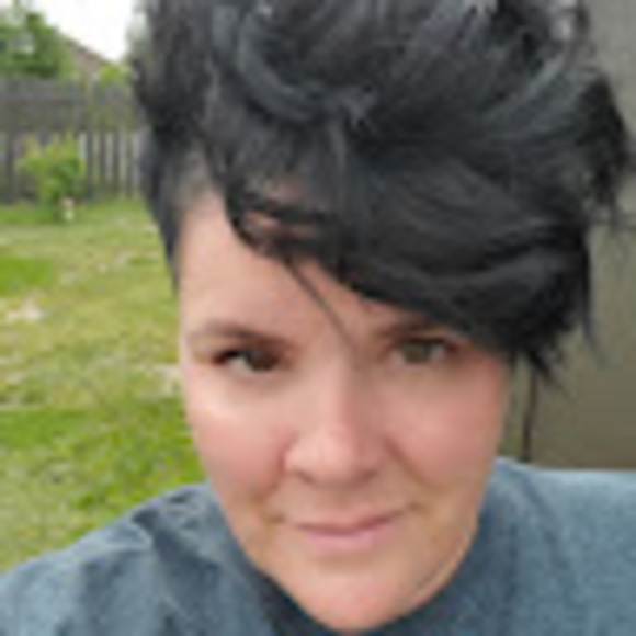 Meet your Posher, Michelle - Picture 1 of 1